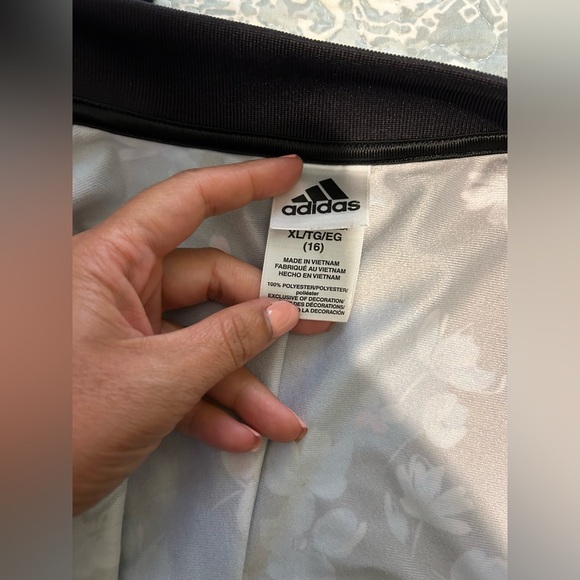 Adidas Floral jacket XL - Picture 10 of 10